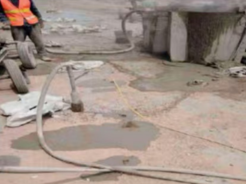 堆龙德庆水泥混凝土路面板底注浆技术 路面脱空注浆整治方案